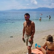  ,   Davit, 32 ,   ,   , c 