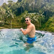  ,   Ali, 32 ,   ,   