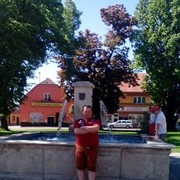  ,  Sacha, 37