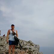  ,  Valdis, 33