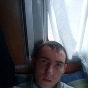  ,   Viktor, 33 ,   