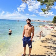  ,  Hrach, 29