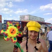  ,   Viktor, 43 ,  