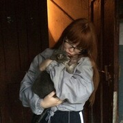  ,  Vika, 24