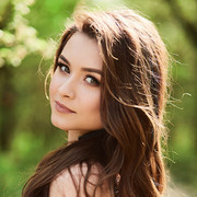  ,  Elena, 33