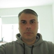  An Caislean Nua,  Petru, 42