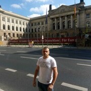  ,  Alex, 48