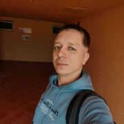  ,  Alex, 28