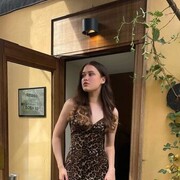  , 