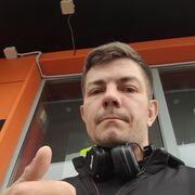 ,  Sandy, 32