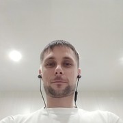  ,   Oleg, 42 ,   
