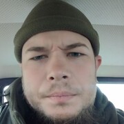  ,   Viktor, 36 ,   