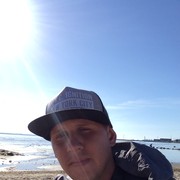 ,  Viktor, 34