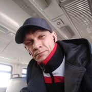  ,   Denis, 44 ,   c 