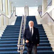  ,   MR Dmitry, 62 ,   ,   , c 