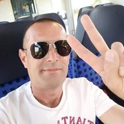 ,  Valentin, 44