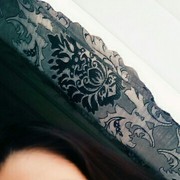  ,  Veronika, 27