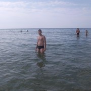  ,   Andrei, 32 ,  