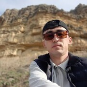  ,  Maksim, 29