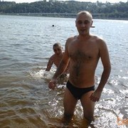  ,   Alex, 42 ,   