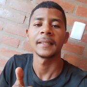  -,  mauricio, 22