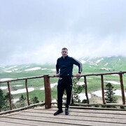  ,  Viktor, 33