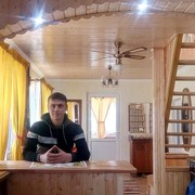  ,  Costel, 32