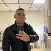  ,  Emil, 32