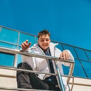  ,   Viktor, 22 ,   ,   