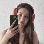  , 