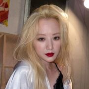 ,   Yeh Shuhua, 25 ,   