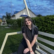  ,  Angelika, 20