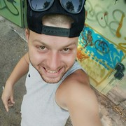  ,   Denis, 32 ,   ,   , c 