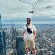  ,  Nik, 33