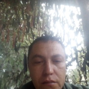  ,  Nik, 44