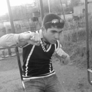  ,   Raz, 33 ,   