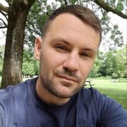  ,   Leonardo, 44 ,   c 