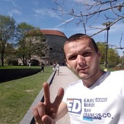  ,  Evhen, 32