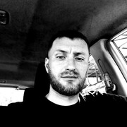  ,   Denis, 37 ,   c 