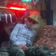  ,   Artur, 32 ,   ,   , c 