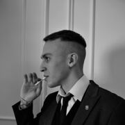  ,   Maxim, 27 ,   ,   , c 