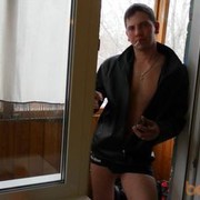  ,   Leon, 39 ,  