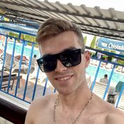  Garrel,  Alex, 28