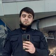  -,  Artur, 29