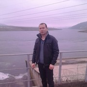  ,   Valentin, 32 ,  
