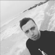  ,  Valik, 24