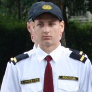  ,  Arturs, 33