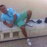  ,  Serge, 40