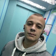  ,  Dima, 32