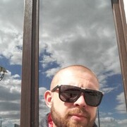  ,   Valentin, 35 ,   ,   
